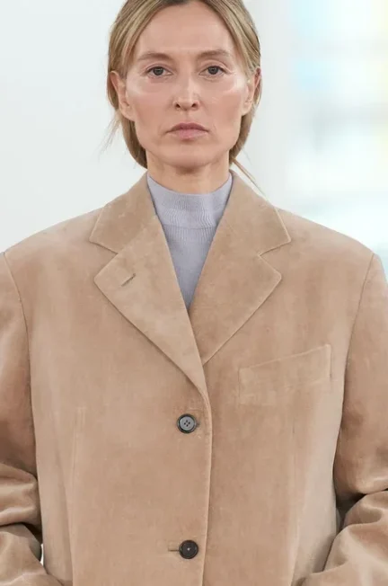 Модні пальто 2026 жіночі: пальто кемел Jil Sander