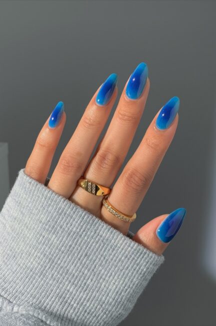 Манікюр зі стразами та перлами зима 2026: тренди та ідеї