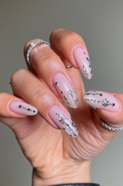 Аура манікюр на січень 2026: головні зимові тенденції