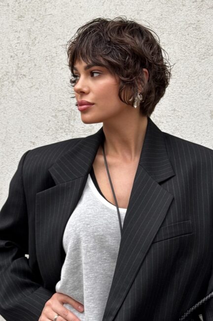 Стрижки 2026, що миттєво додають об’єму тонкому волоссю